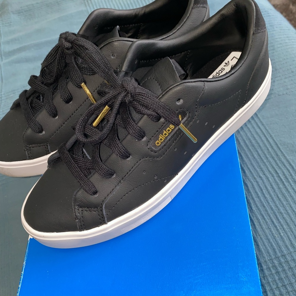 Womens Adidas Sleek